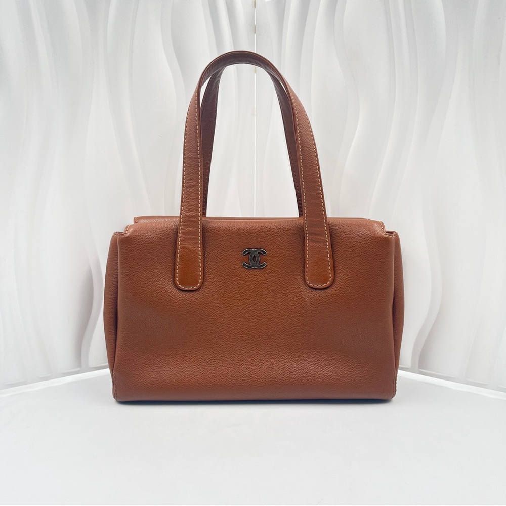 CHANEL Vintage Caviar Leather Tote Bag Caramel Brown Silver Hardware - Picture 1 of 12